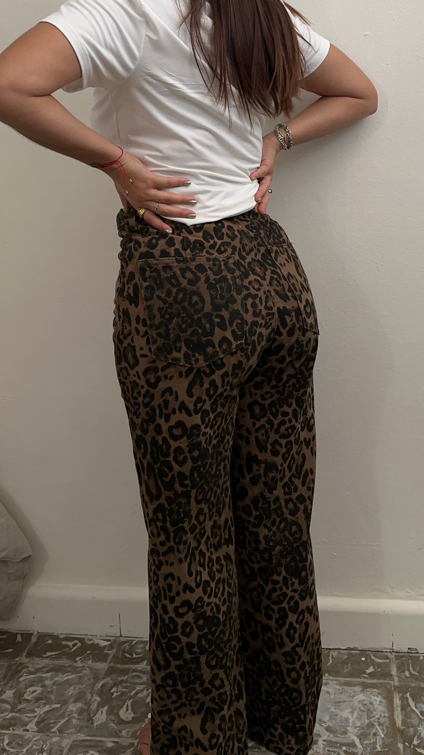 leo pants